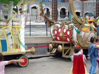 Disney Dance Express - Final "Let's Twist Again" - Disneyland Paris