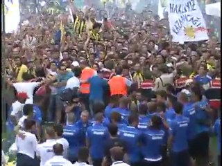 Χαμός στην πρώτη προπόνηση της Φενέρ