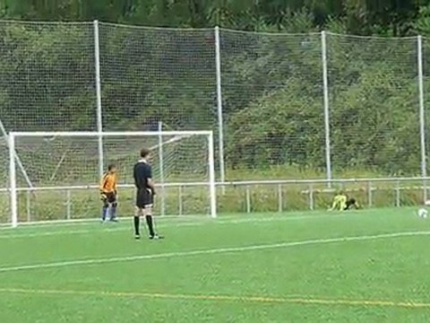 Pénalty réussi par Aymeric malgrès un stress très très présent...!!! MDR