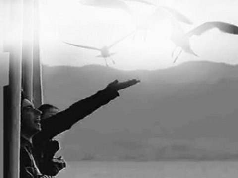 FİGEN BAYRAK ( GÜLÜMSE ) / Baki Murat AKALIN