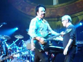 TOTO live Lyon 28 juin 2011 Hold The line 1