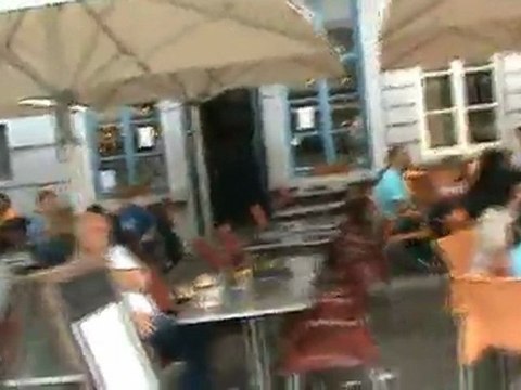 Les marcheurs de la justice au marché de Boussu en Belgique