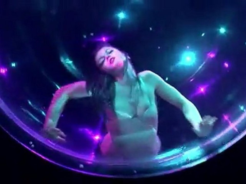 EMILIA ARATA -sphere act-presents Art agency Valentino