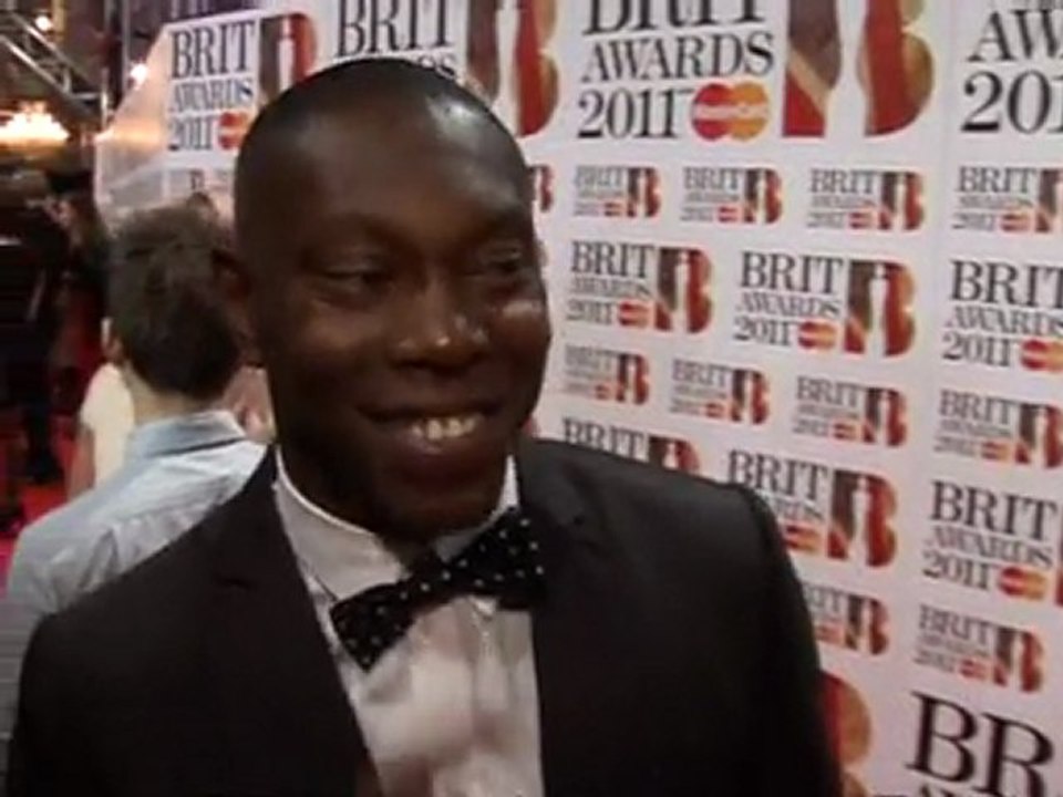 Dizzee Rascal 'kicked off plane'