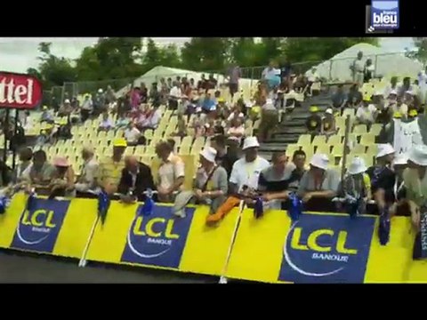 Tour de France 2011 - france bleu pays d'Auvergne sur la ligne d'arrivée de l'étape Issoire - Saint Flour - 10 juillet