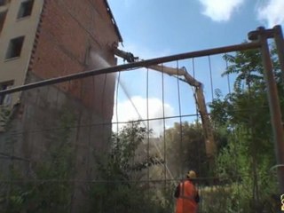 Debut des Travaux de Démolition des Batiments endommagés par l'explosion de la Rue de la Martre