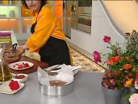 TV3 - Cuines - Pastís esponjós de xocolata, roses i sorbet de gerds