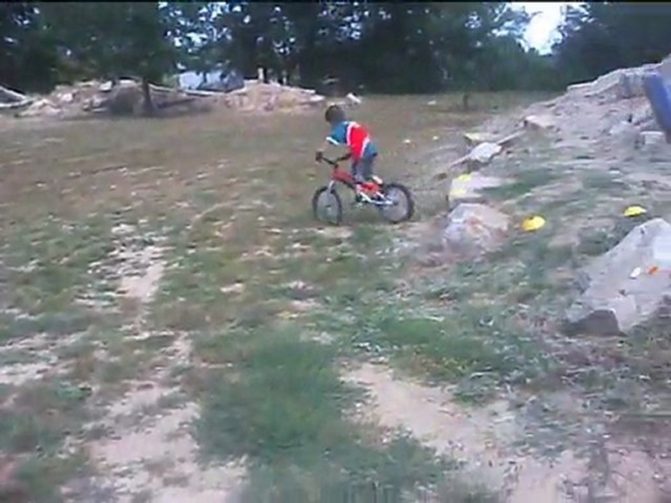 Petite video avec hélico Rc entrainement trial