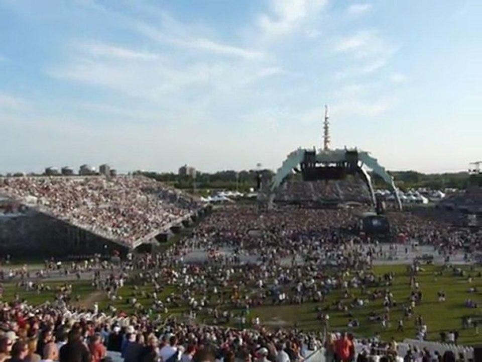 Vue globale de l'hippodrome 2h avant le concert...