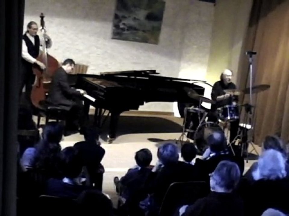 To Be Or Not Boogie + Blues For Beatrice - Gilles Blandin Trio - Live 2011