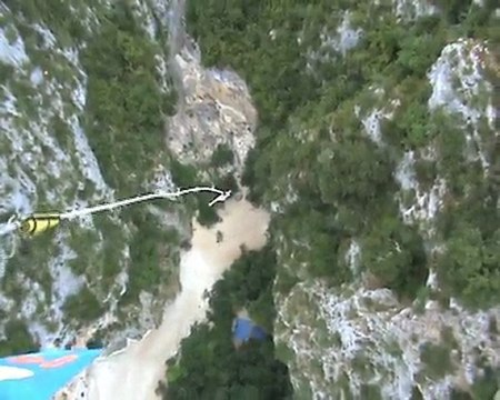 Saut de 182M du pont de l'Artuby