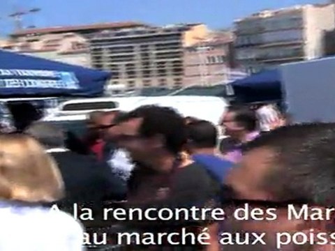 François Hollande rencontre les Marseillais sur le Vieux Port