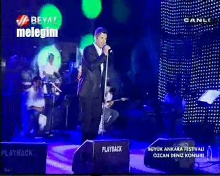 Özcan Deniz-Dön Desem&Hayat Arkadaşım-4.Büyük Ankara Festivali-(10.07.2011)