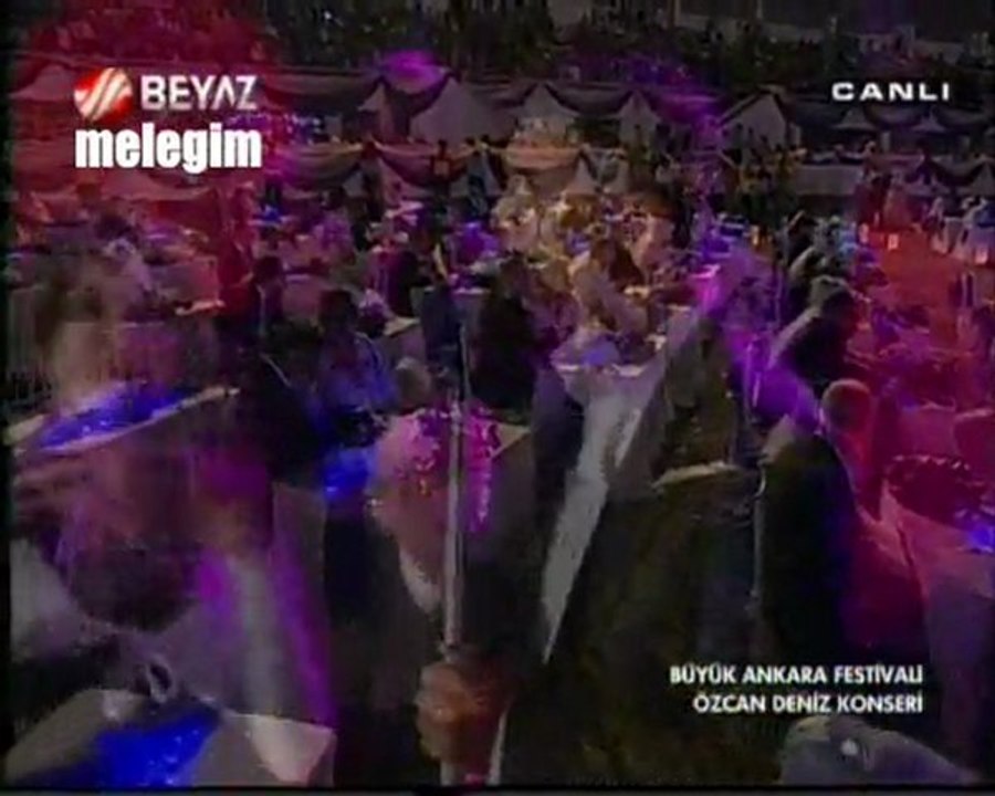 Özcan Deniz-Nasip Değilmiş-4.Büyük Ankara Festivali-(10.07.2011)