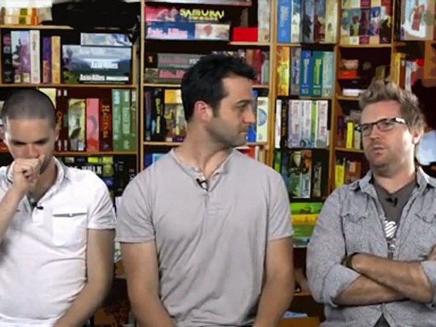 ⁣Cash n' Guns - Board Game Review - The Totally Rad Show