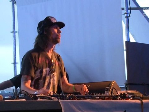 Brodinski, Busy P, Dj Mehdi, Erol Alkan, ... Pool Party aux Nuits Sonores