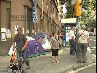 Continúan acampada en Dos de Maig para evitar cierre hospita