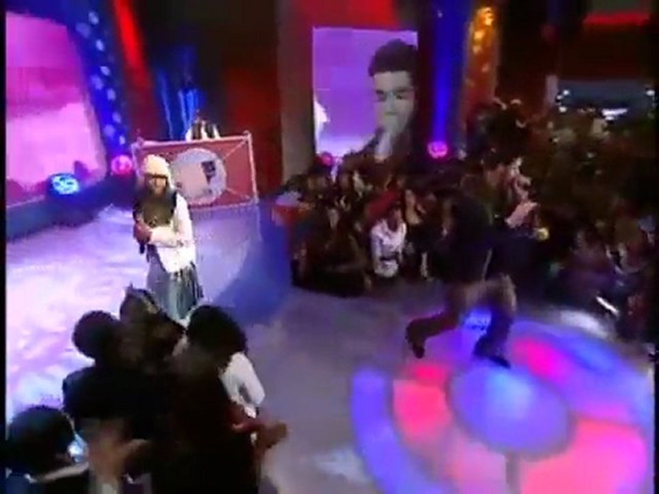 Nicki Minaj Feat Drake _  Moment 4 Life (LIVE)