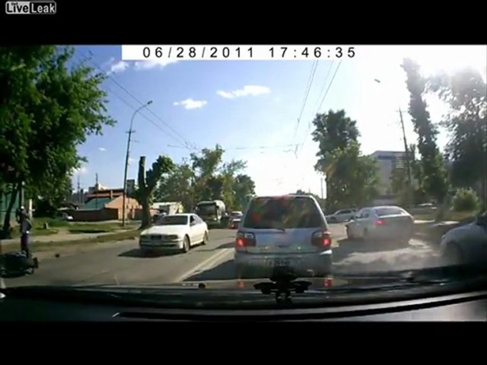 Hit and Flee - Motorrad Crash