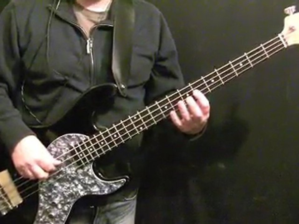 How To Play Bass To Knock On Wood