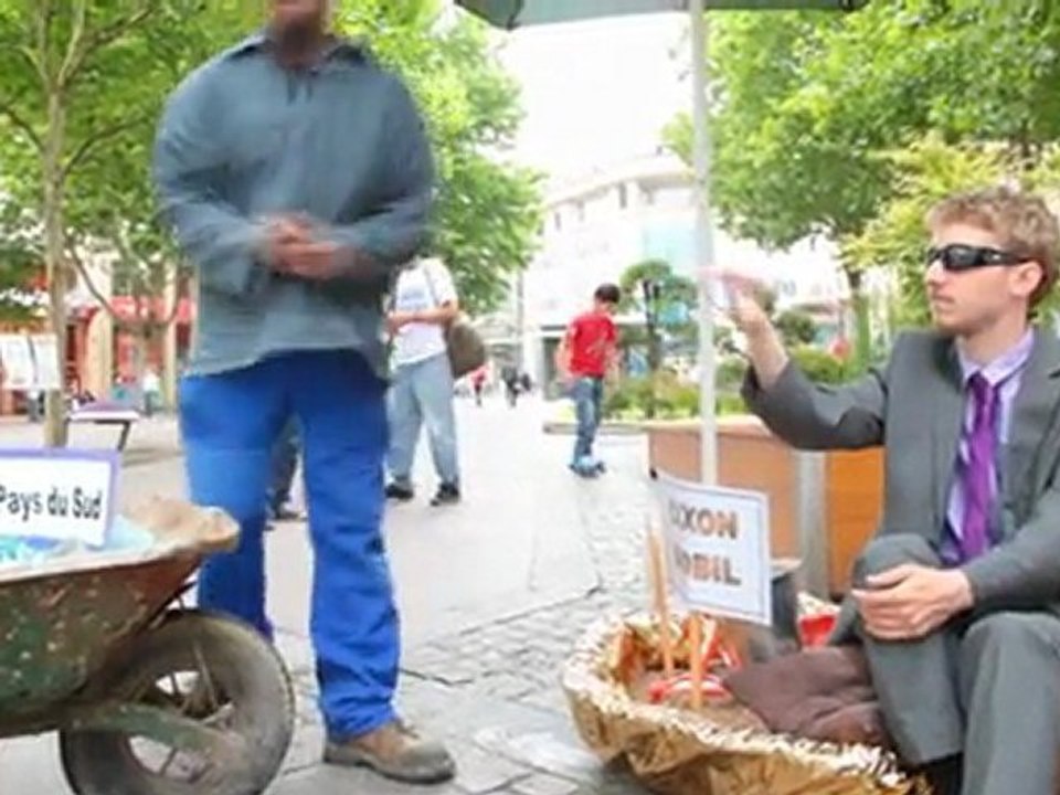 Animation contre les paradis fiscaux dans les rues de Nancy le 29 juin 2011