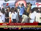Jagan Supporters Counters  to Congress in Haritha Yatra