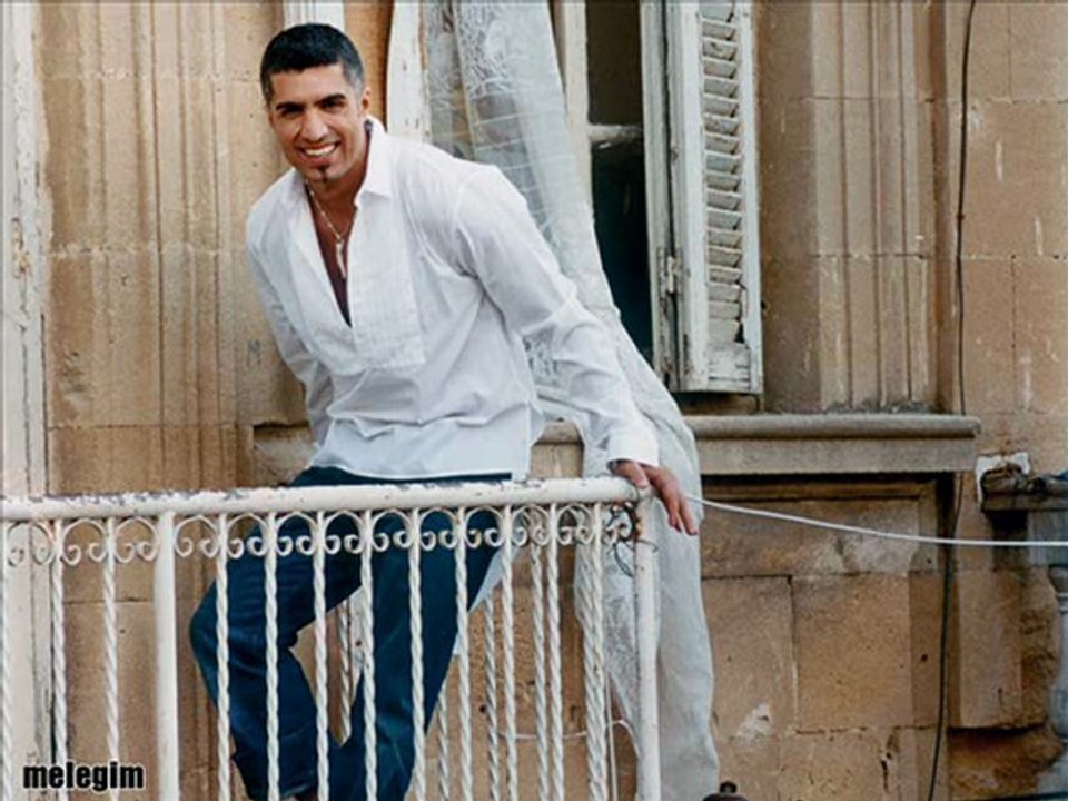 Özcan Deniz-Tomurcuk