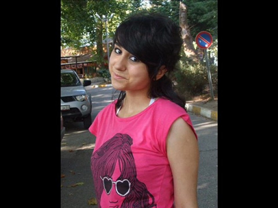 Büşra Seni Çok Seviyorum