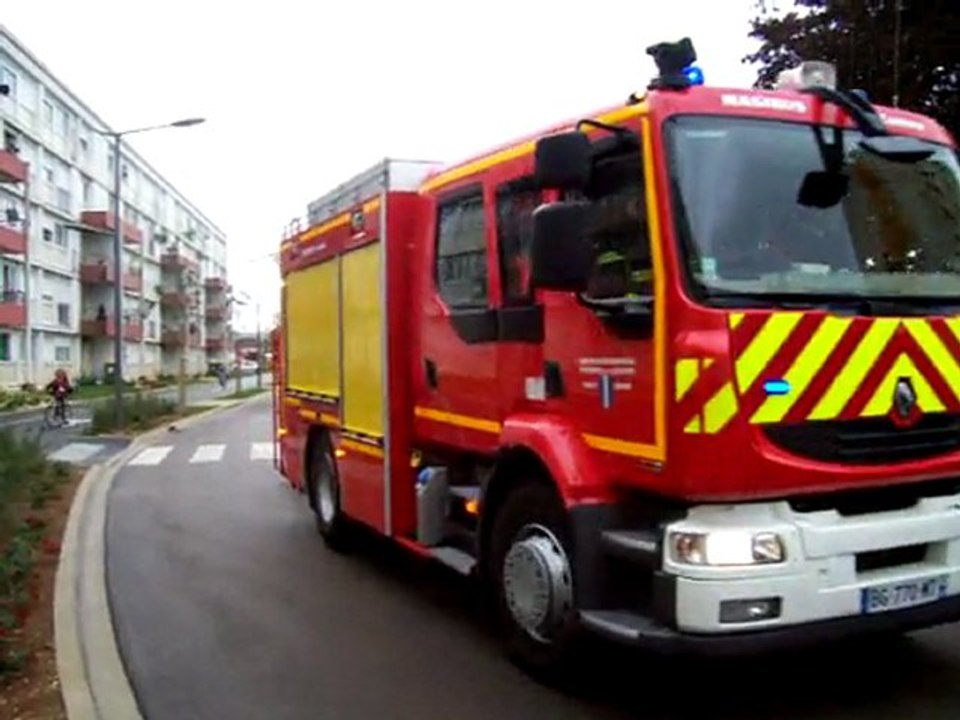 DEFILE DU 14 JUILLET 2011  AVEC LES SAPEURS POMPIERS DE CHAUMONT