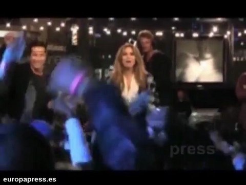 Jennifer López seguirá como jurado de American Idol