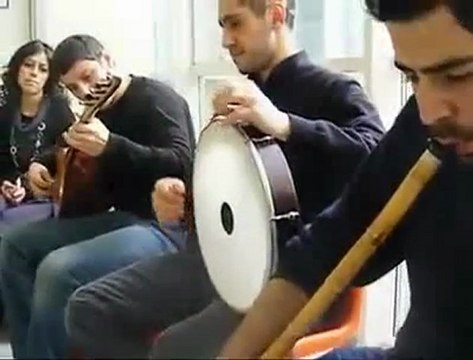 Ahuzar - Aşağıdan Gelir Omuz Omuza