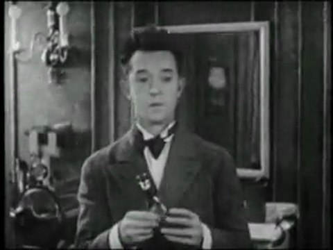 LaurelAndHardy-Leave'EmLaughing (1928)