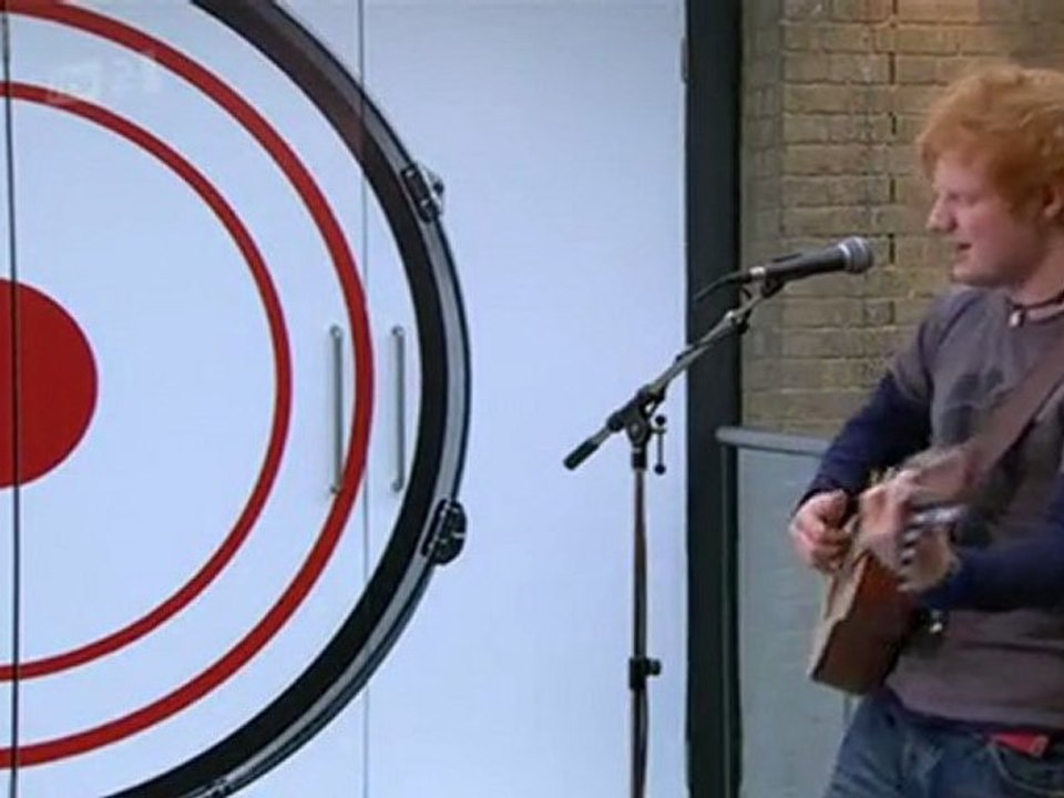Ed Sheeran - Hometown Glory - Live Performance [HD]