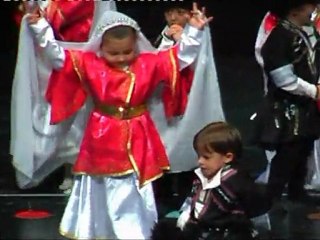 işte size gerçek KAFKAS:))Hamza'nın yıl sonu gösterisinden:))