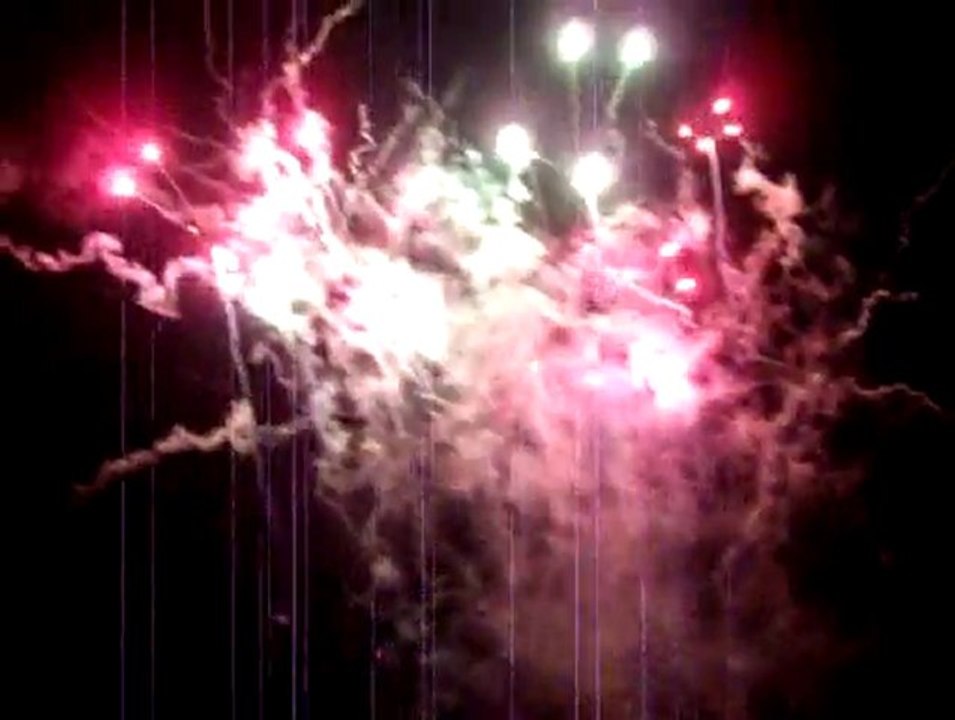 FEU D'ARTIFICE - FêTe LoCaLe CARNOULES[9.07.2011]