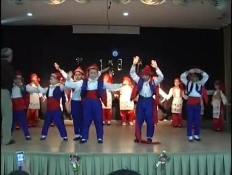 Rami İlköğretim Okulu 1-B Sınıfı Yıl Sonu Gösterisi (2010) 2/3