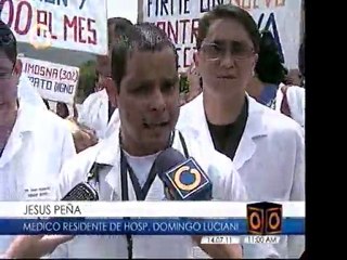 Médicos protestan en la autopista