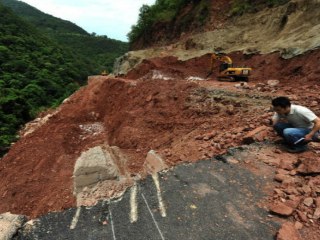 New Chinese Highway Collapses after Two Days