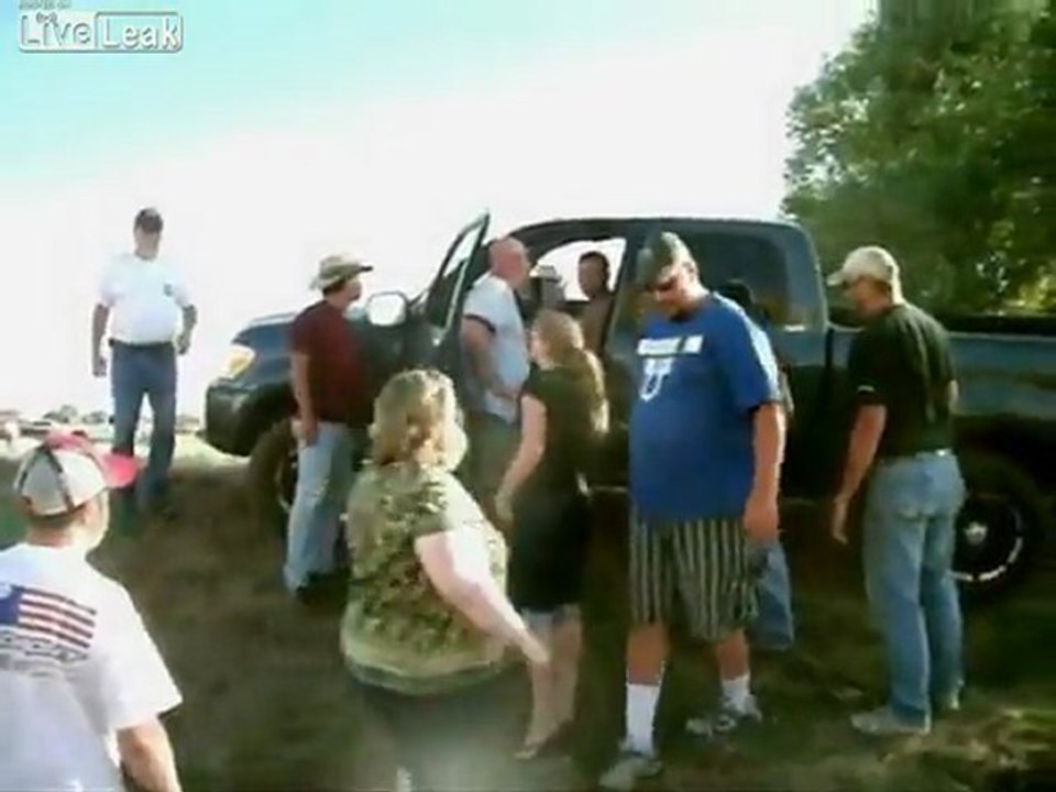 Zuschauer Take On A Drunk Driver