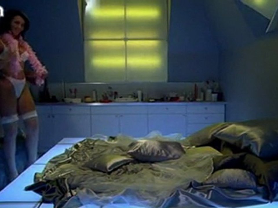 Hostel - 01 - Watch32.Com