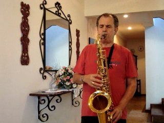 THADEU VENTURA (tenor sax) - STRANGERS IN THE NIGHT