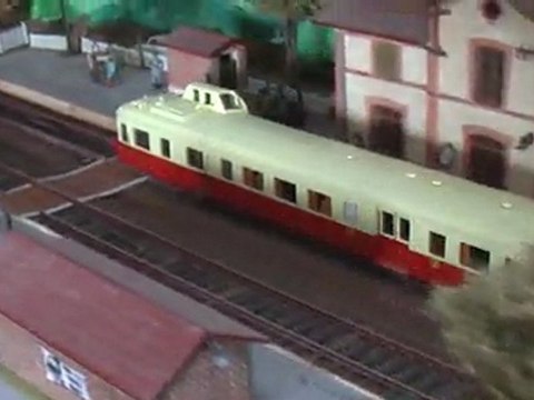 Trains miniatures: l'autorail Picasso X 4005 sur le réseau HO de Hubertrain.