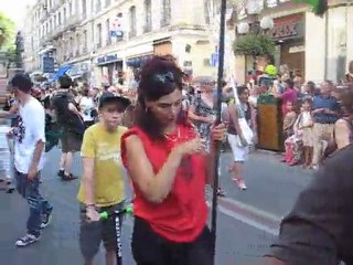 Авиньон 2011:  7 июля программа Off открылась уличным парадом артистов