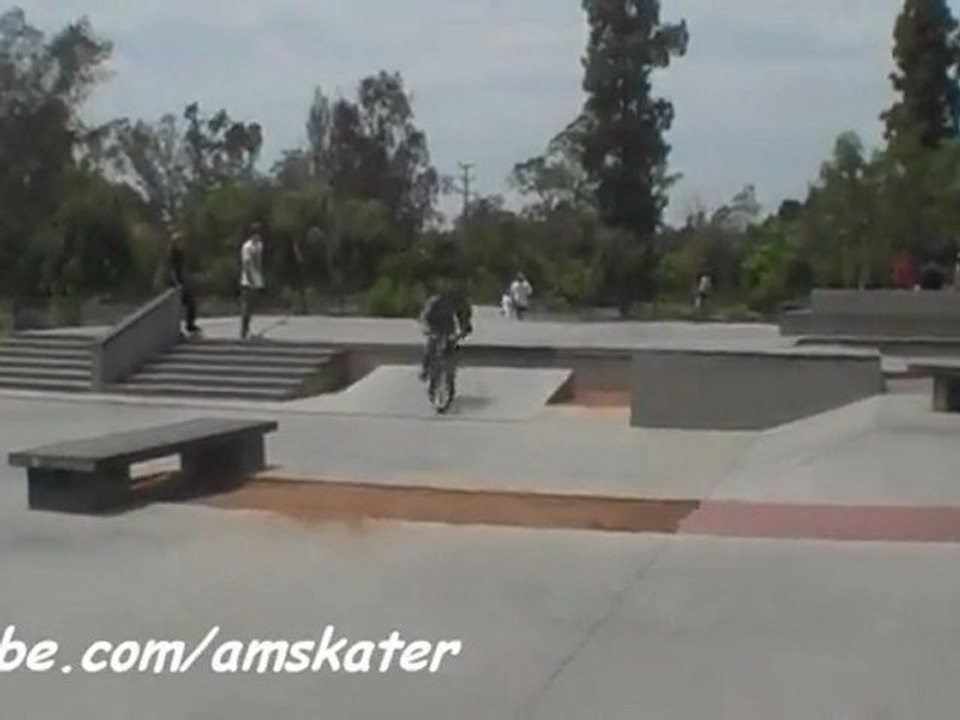 Homeless Biker fast bricht Hals Fail