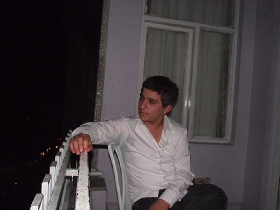 Azat Taş - Unuturum