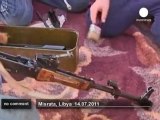 Children clean Libyan rebel weapons - no comment