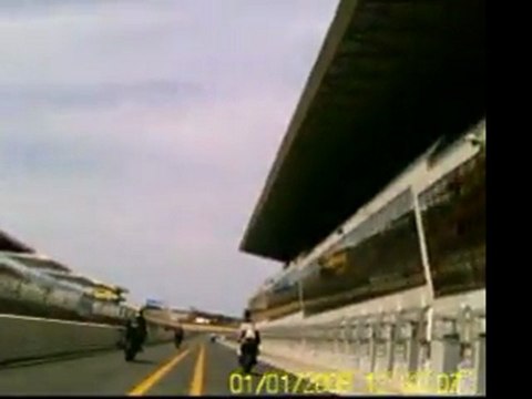 bUGATTI TOUR DE PISTE EN GSXR 1000