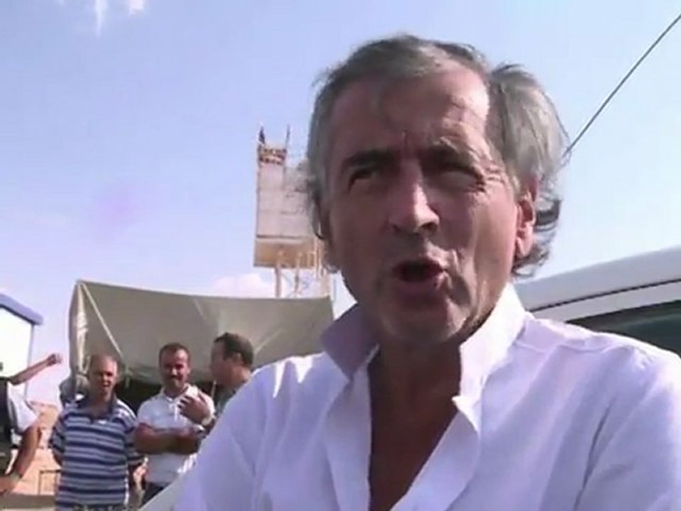 Bernard-Henri Lévy à son retour du front de Goualich