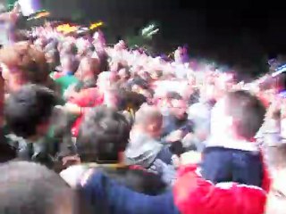 Bloody beetroots aux vieilles charrues. Pogo avec spiderman et un télétubbies lol