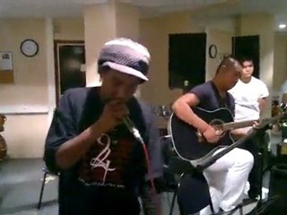 RIEN DE SERIEUX aregarder a partir de 1 mn 30!!!!!